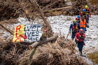 Texas floods latest: Death toll rises to 121 as Camp Mystic cabins ‘found to be in extremely hazardous’ flood zone Fire Station Acuna Mexico perform search and rescue operations in the Guadalupe River near Camp Mystic on July 10 in Hunt, Texas